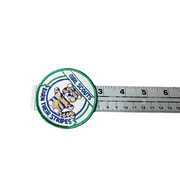 Vintage Girl Scouts Patches Embroidered Assorted Designs Collectible Lot of 13 - Picture 4 of 4